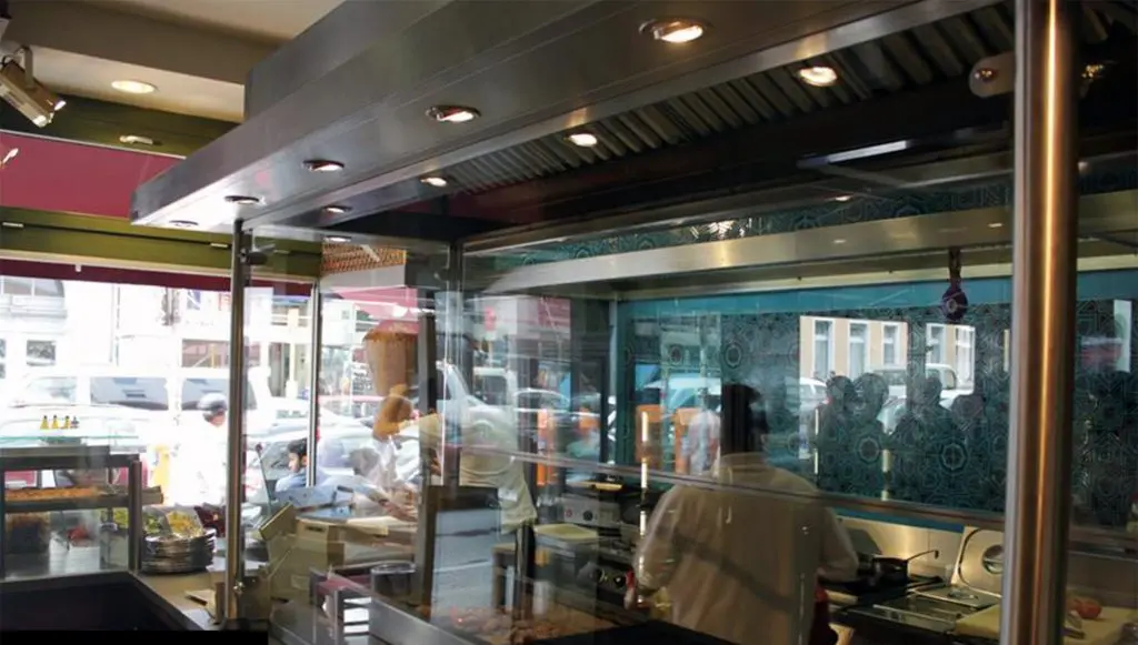 The Ocakbaşı mit Blick auf den Grillmeister